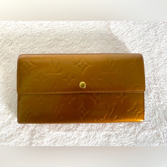Louis Vuitton Handbags - LOUIS VUTTON VERNIS LONG WALLET
